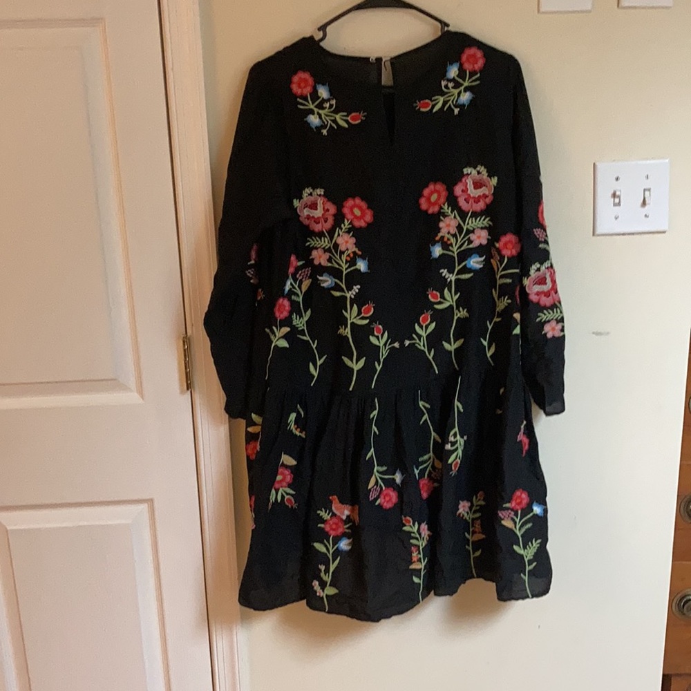 Bohemian Floral Dress - Picture 2 of 3